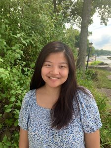 Maggie Konig, student intern at MSC